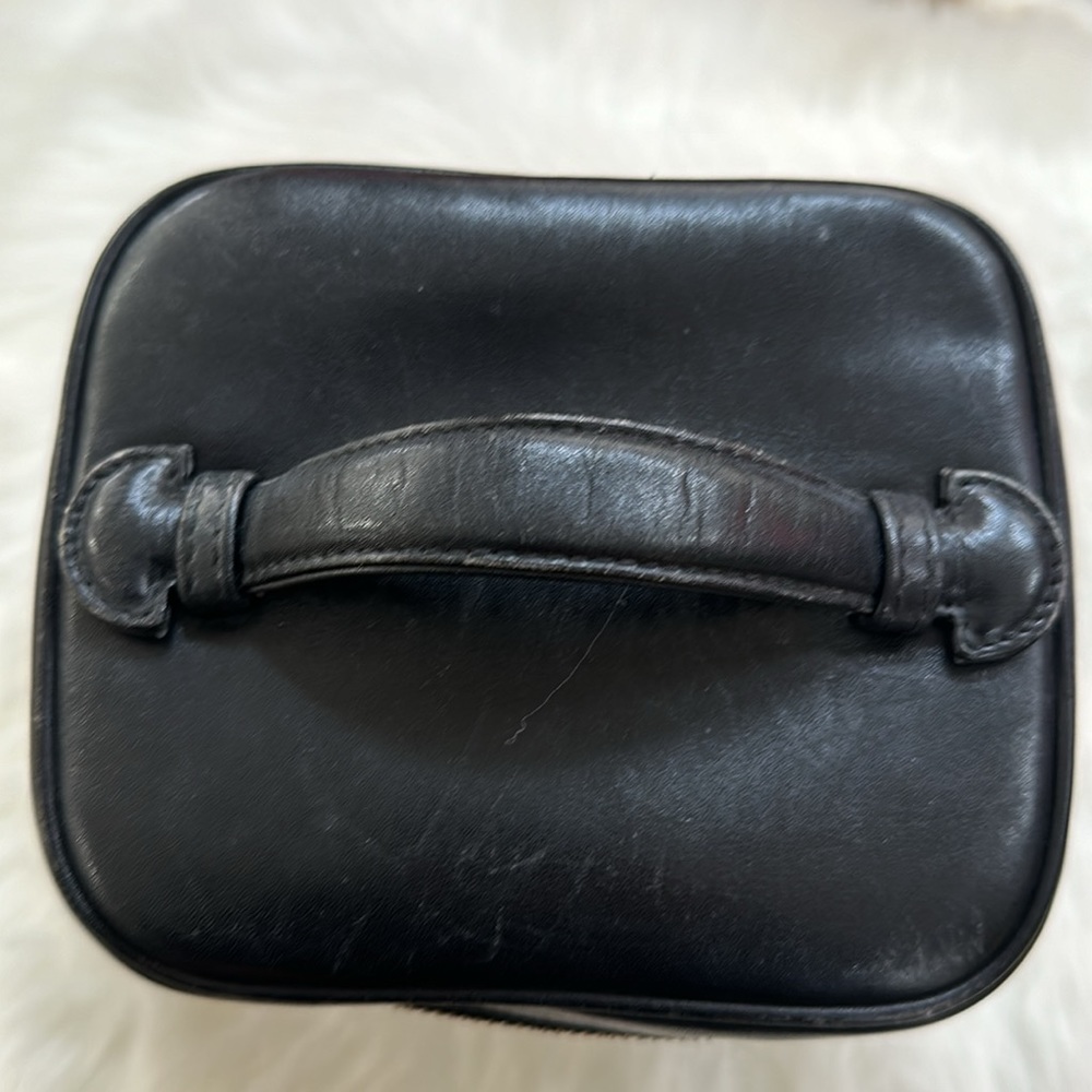 Chanel cosmetic case - Picture 8 of 16